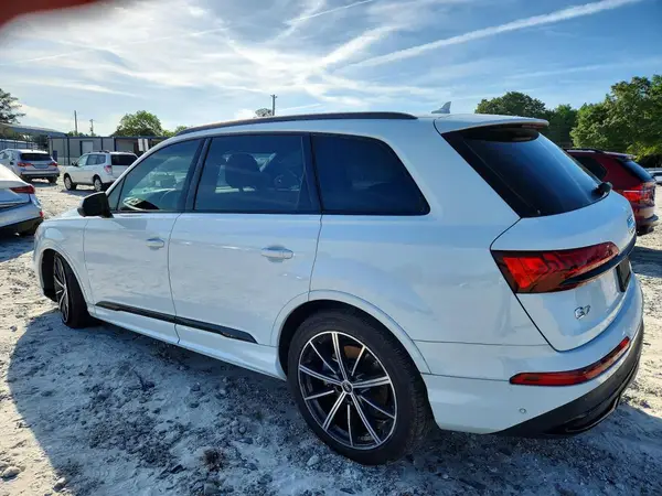 WA1LXBF72RD002891 2024 AUDI Q7 - Image 2