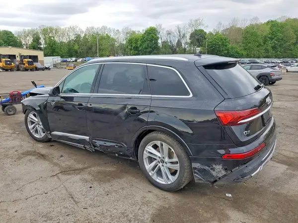 WA1LXBF74PD007667 2023 AUDI Q7 - Image 2
