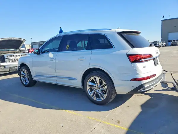 WA1LXBF78PD008191 2023 AUDI Q7 - Image 2
