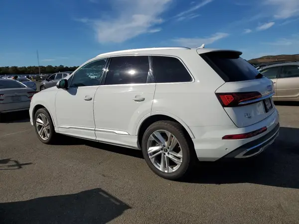 WA1LXBF7XPD008130 2023 AUDI Q7 - Image 2