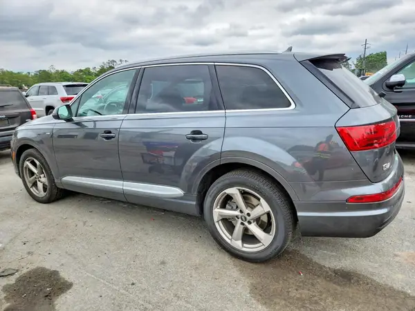 WA1MAAF71KD018392 2019 AUDI Q7 - Image 2