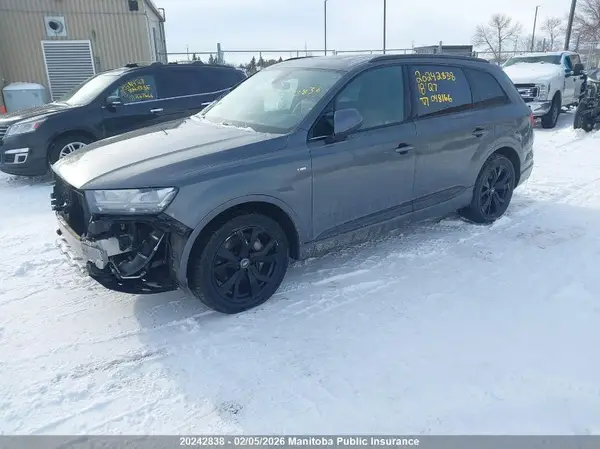 WA1MHBF7XJD048166 2018 AUDI Q7 - Image 2