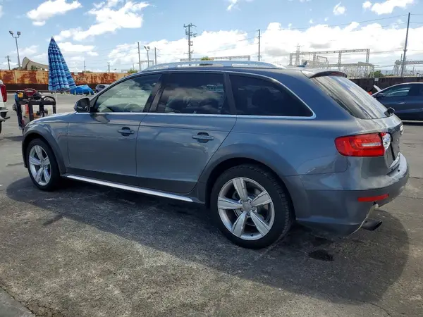 WA1TFAFL1GA014703 2016 AUDI A4 - Image 2