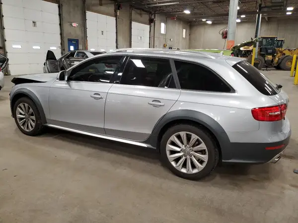 WA1UFAFL0GA008637 2016 AUDI A4 - Image 2