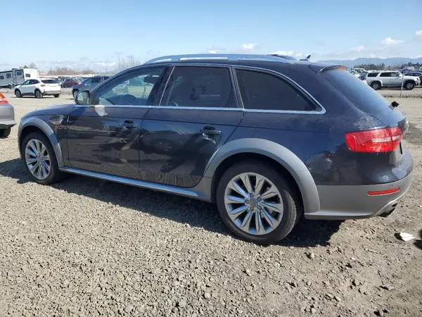 WA1UFAFL2GA011877 2016 AUDI A4 - Image 2