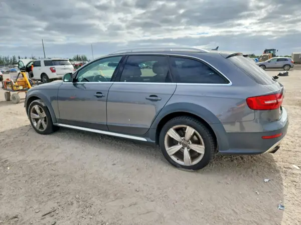 WA1UFAFL3GA004498 2016 AUDI A4 - Image 2