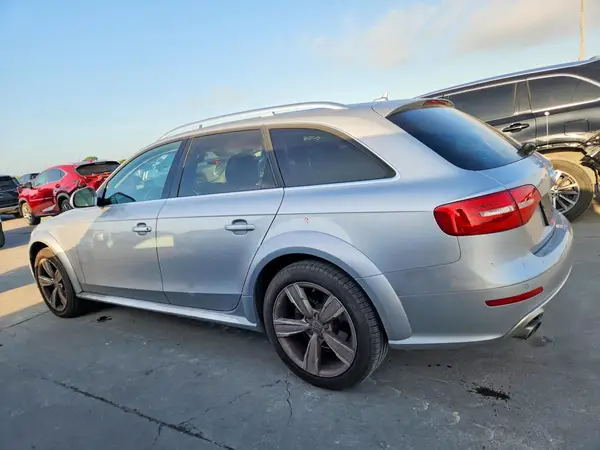 WA1UFAFL3GA018255 2016 AUDI A4 - Image 2