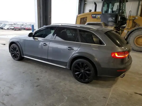 WA1UFAFL4GA008933 2016 AUDI A4 - Image 2