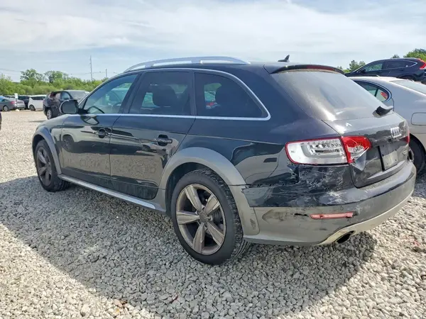 WA1UFAFL5GA006401 2016 AUDI A4 - Image 2