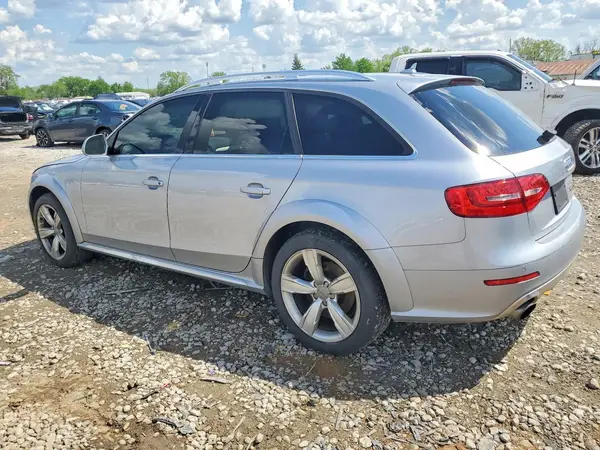 WA1UFAFL5GA008973 2016 AUDI A4 - Image 2