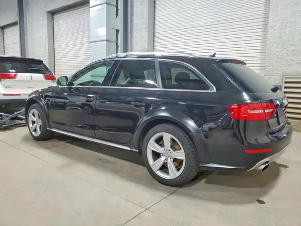 WA1UFAFL6GA003250 2016 AUDI A4 - Image 2