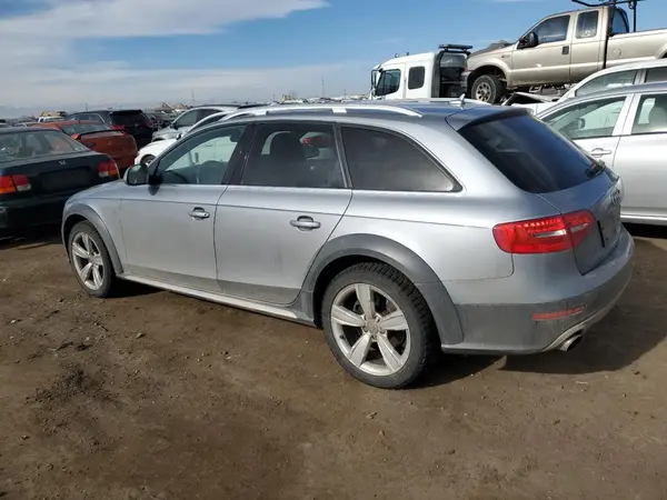 WA1UFAFL6GA011073 2016 AUDI A4 - Image 2