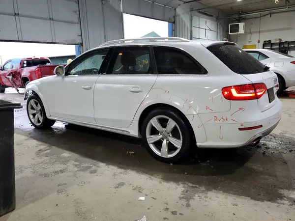 WA1UFAFLXGA007544 2016 AUDI A4 - Image 2