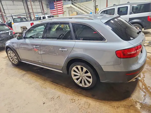 WA1UFAFLXGA016843 2016 AUDI A4 - Image 2