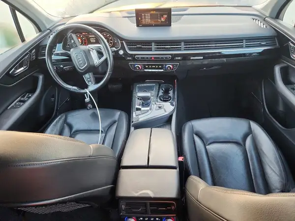 WA1VAAF70HD000138 2017 AUDI Q7 - Image 8