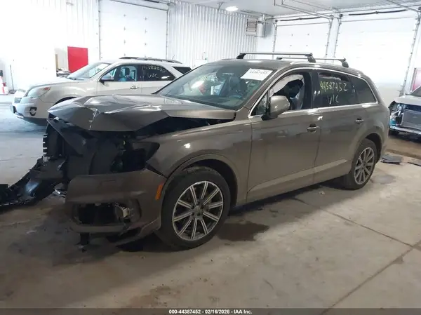 WA1VAAF70HD035925 2017 AUDI Q7 - Image 2