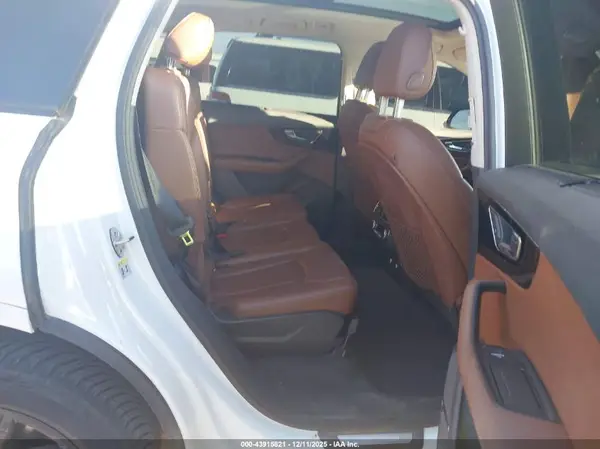 WA1VAAF70JD008035 2018 AUDI Q7 - Image 8