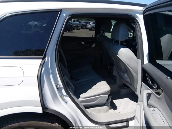 WA1VAAF70JD044596 2018 AUDI Q7 - Image 8