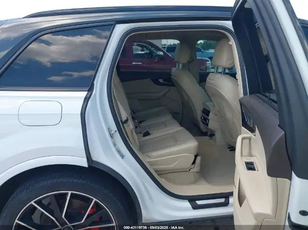 WA1VAAF70KD015214 2019 AUDI Q7 - Image 8