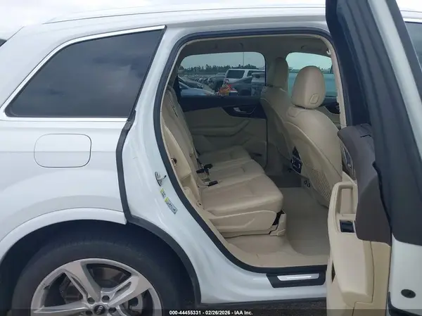 WA1VAAF70KD021725 2019 AUDI Q7 - Image 8