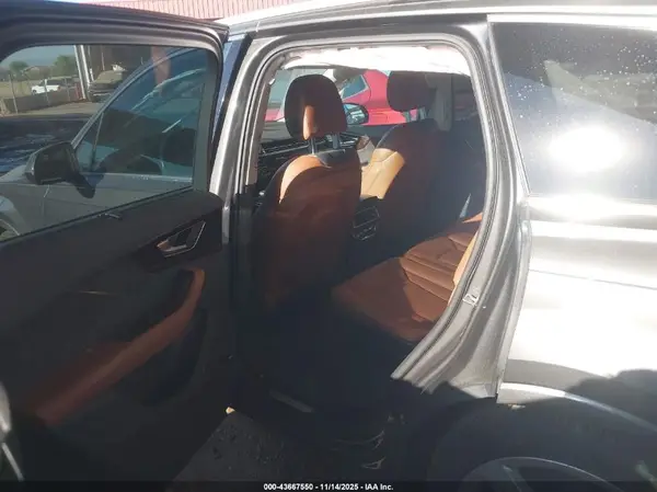 WA1VAAF70KD030621 2019 AUDI Q7 - Image 8