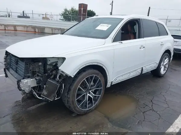 WA1VAAF71HD010385 2017 AUDI Q7 - Image 2