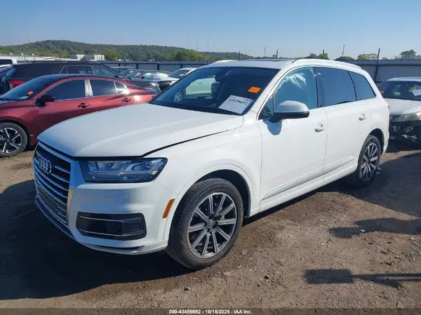 WA1VAAF71HD028742 2017 AUDI Q7 - Image 2