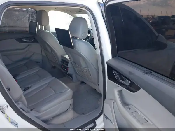 WA1VAAF71HD041300 2017 AUDI Q7 - Image 8