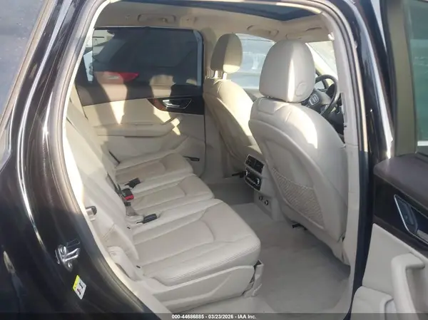 WA1VAAF71JD047975 2018 AUDI Q7 - Image 8