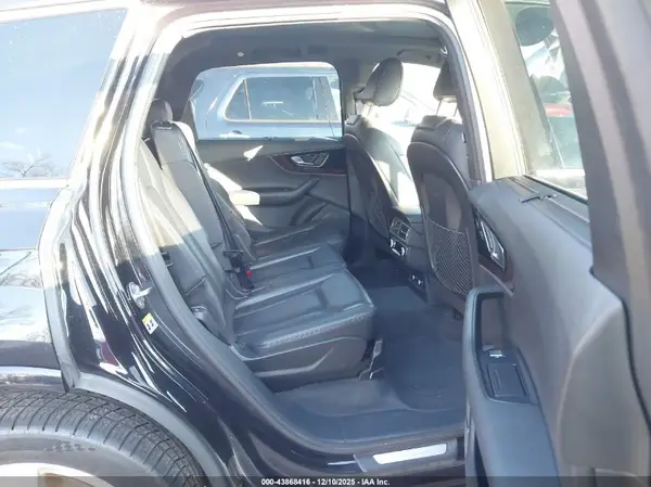 WA1VAAF71KD008806 2019 AUDI Q7 - Image 8