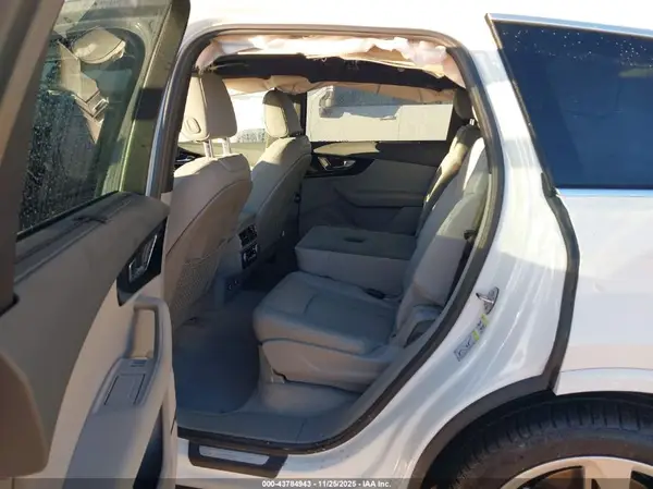 WA1VAAF71KD034046 2019 AUDI Q7 - Image 8