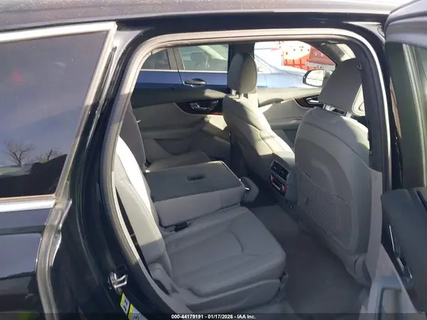 WA1VAAF72JD028383 2018 AUDI Q7 - Image 8