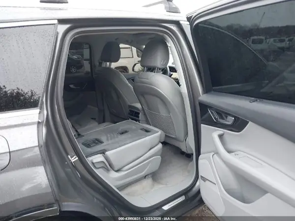 WA1VAAF72JD048536 2018 AUDI Q7 - Image 8