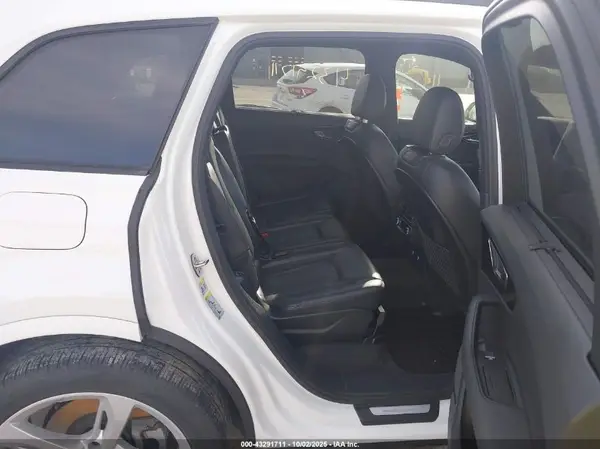 WA1VAAF72JD050366 2018 AUDI Q7 - Image 8
