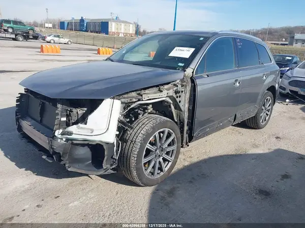 WA1VAAF73HD010436 2017 AUDI Q7 - Image 2
