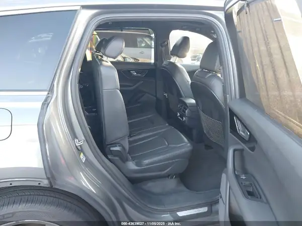 WA1VAAF74HD018450 2017 AUDI Q7 - Image 8