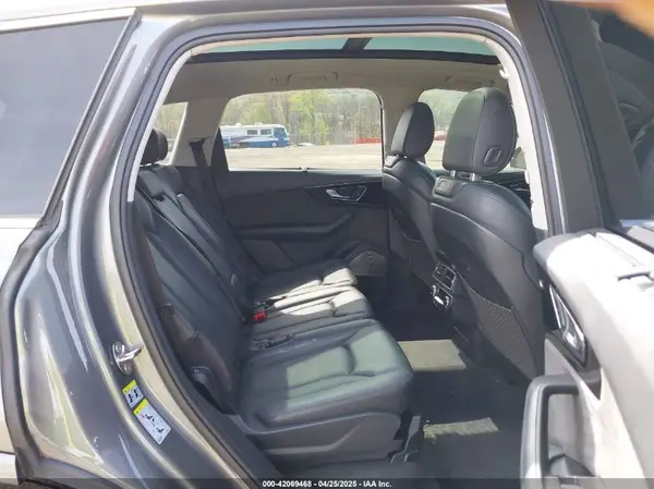 WA1VAAF75HD002757 2017 AUDI Q7 - Image 8