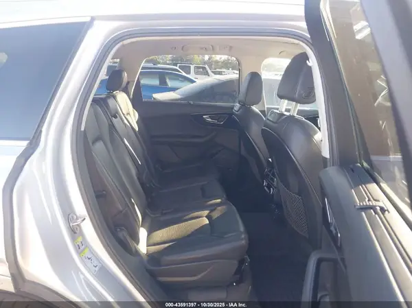 WA1VAAF75HD003763 2017 AUDI Q7 - Image 8