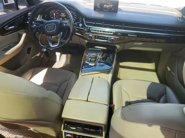 WA1VAAF75HD045611 2017 AUDI Q7 - Image 8
