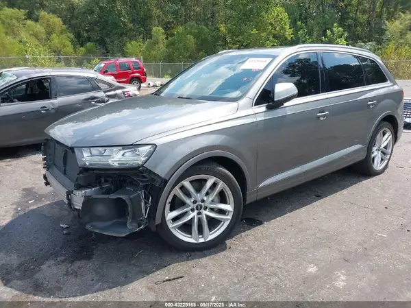 WA1VAAF75HD045740 2017 AUDI Q7 - Image 2