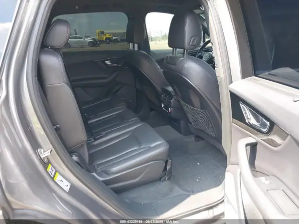 WA1VAAF75HD045740 2017 AUDI Q7 - Image 8