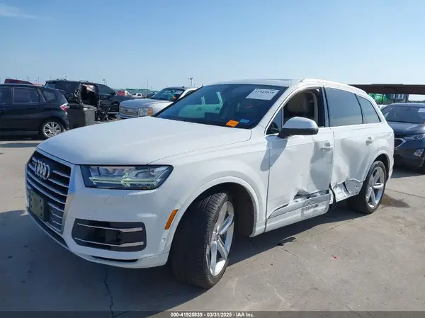 WA1VAAF75KD017718 2019 AUDI Q7 - Image 2