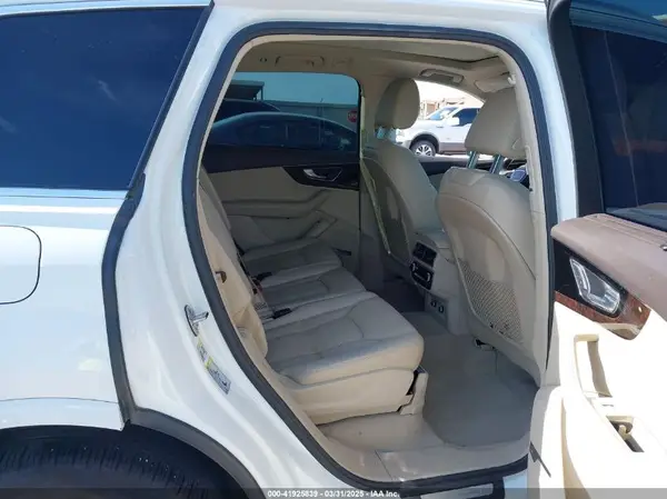 WA1VAAF75KD017718 2019 AUDI Q7 - Image 8