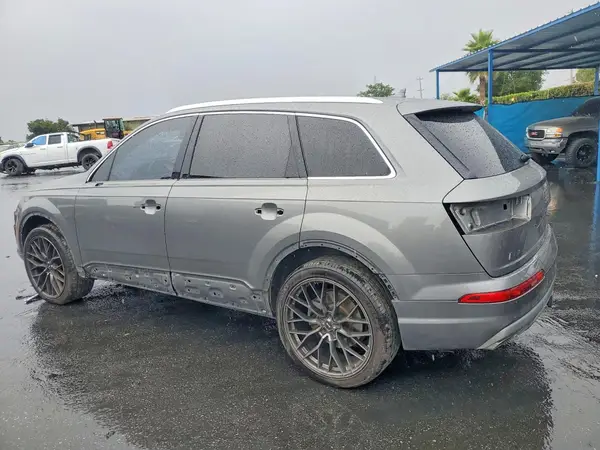 WA1VAAF76HD013606 2017 AUDI Q7 - Image 2