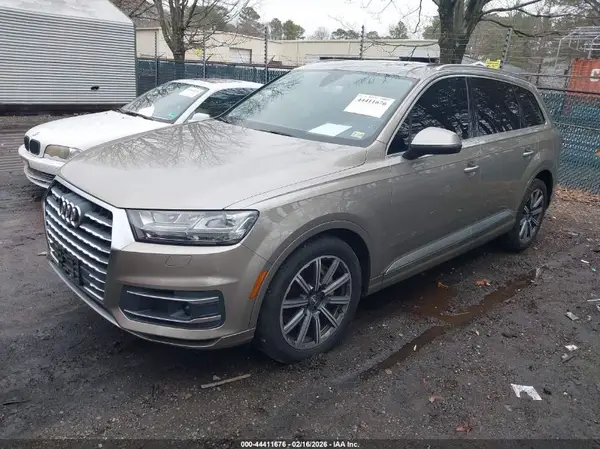 WA1VAAF76HD019468 2017 AUDI Q7 - Image 2
