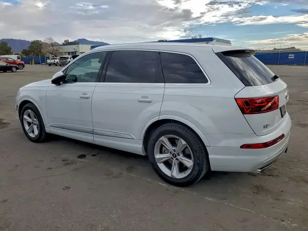 WA1VAAF76HD032639 2017 AUDI Q7 - Image 2