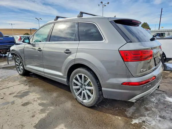 WA1VAAF76HD055175 2017 AUDI Q7 - Image 2