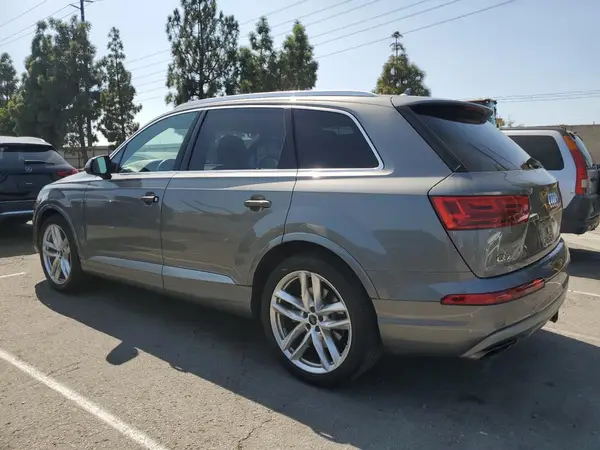 WA1VAAF77HD005532 2017 AUDI Q7 - Image 2