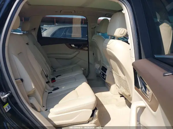 WA1VAAF77HD025652 2017 AUDI Q7 - Image 8