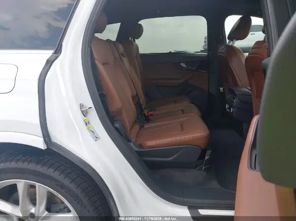 WA1VAAF77HD040023 2017 AUDI Q7 - Image 8